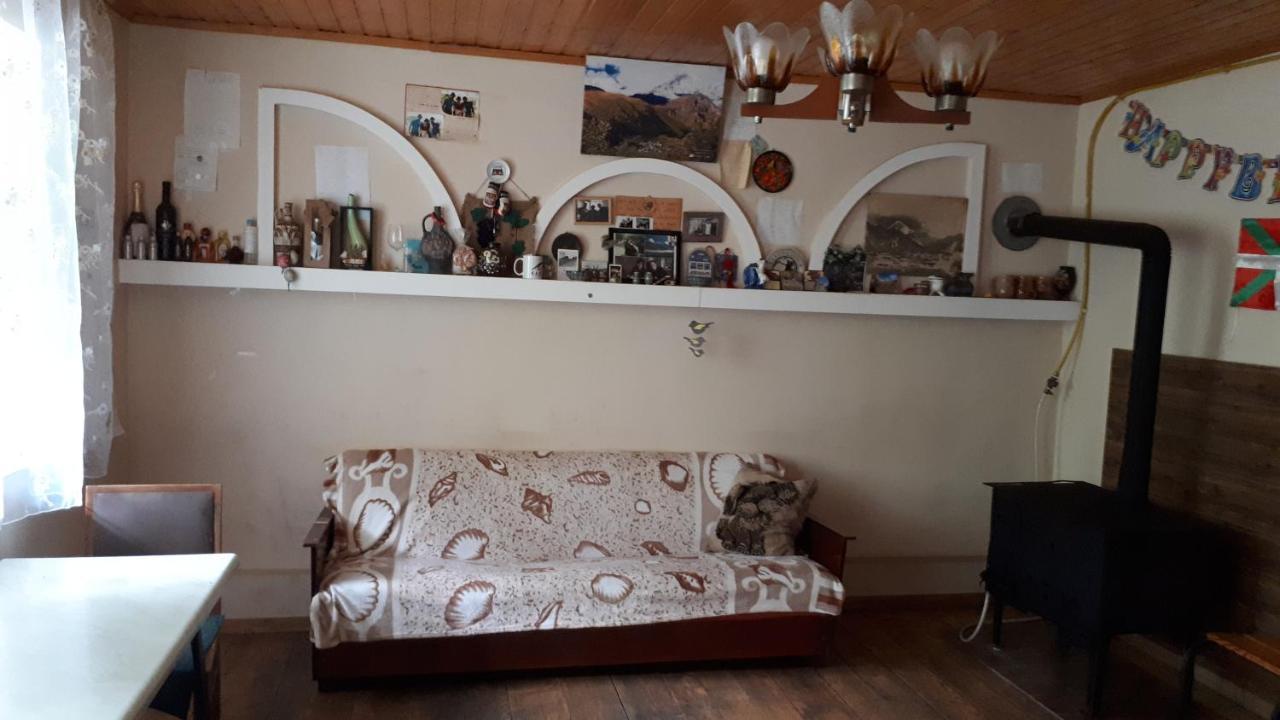 Veriko'S Guest Hause Kazbegi Eksteriør billede
