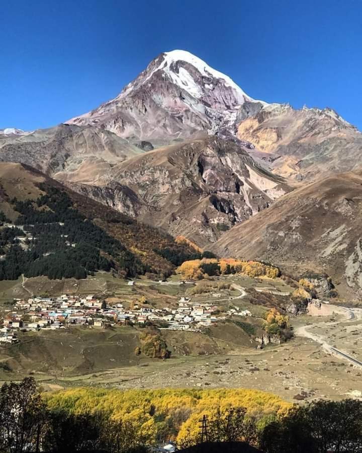 Veriko'S Guest Hause Kazbegi Eksteriør billede